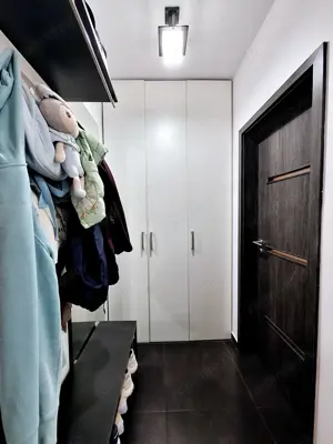 Langa asfalt. Aproape de Uzina de Apa. Mobilata si utilata complet. - imagine 10