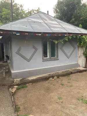 Casă batraneasca de Vânzare 3 camere