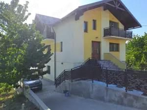 Vând casa  sau  schimb cu apartament situat în București