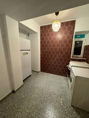 Închiriez apartament 2 camere 
