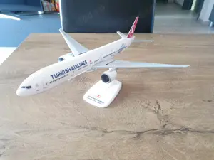 Macheta Turkish Airlines Boeing 777-300ER | Perfect pt cadou