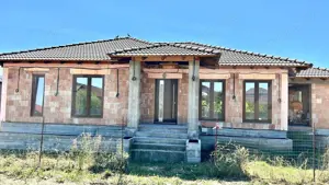 Casa individuala de vanzare, 4 camere, 105 mp utili, 500 mp teren,zona Sard - imagine 2