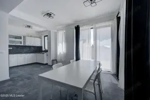 Casă modernă 3 dormitoare,140m²,living generos, loc piscină-Balotești