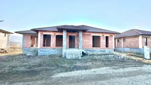 Casa la rosu, 4 camere, 105 mp utili, 500 mp teren,zona Sard