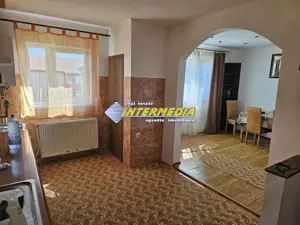 Apartament 3 camere 70 mp cu Balcon de Vanzare in Ampoi 1 Alba Iulia  - imagine 2