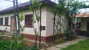 Casă de vânzare în comuna Cosoveni  - imagine 3