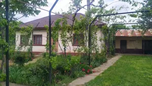 Casă de vânzare în comuna Cosoveni