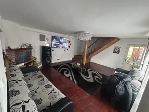 Casă de vânzare   4 dormitoare, teren generos, utilități disponibile