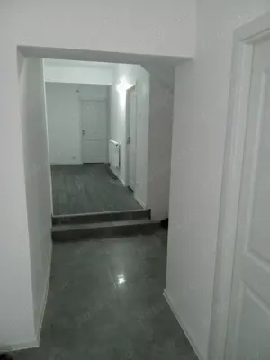 Casa Parter si Etaj zona centrala - imagine 2