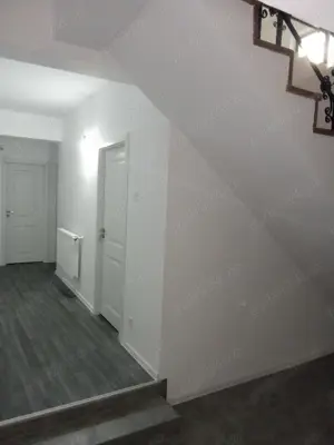 Casa Parter si Etaj zona centrala - imagine 7