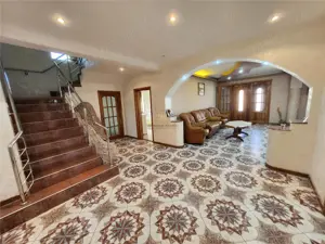 Cladire 600 mp! In Suceava! De vanzare! 0727817187 - imagine 15 Cladire 600 mp! In Suceava! De vanzare! 0727817187 - imagine 15