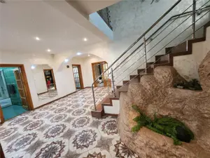 Cladire 600 mp! In Suceava! De vanzare! 0727817187 - imagine 5 Cladire 600 mp! In Suceava! De vanzare! 0727817187 - imagine 5