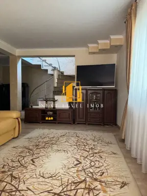 Casă superbă cu etaj Trivale