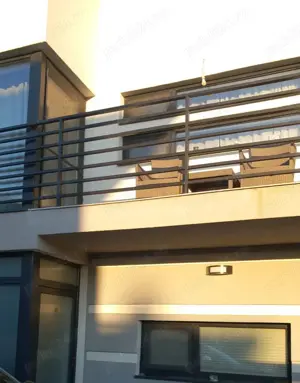 Casa tip duplex 3 camere,  mobilată , zonă liniștită aproape de centru! Preț: 160.000 euro neg