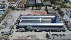 Teren industrial 35.000 mp cu hale de productie Craiova