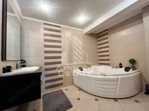 Casa de lux cu 5 camere, 5 bai, zona Lipovei - imagine 12