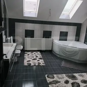 Casa individuala cu 5 camere, 240 mp,  12,8 ari teren, zona Valea Ghinzii - imagine 11