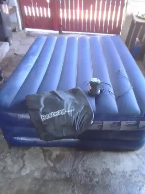 Saltea gonflabila trei nivele.