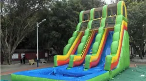 Vând echipamente loc joaca gonflabile cu posibilitatea schimb autoturism - imagine 3