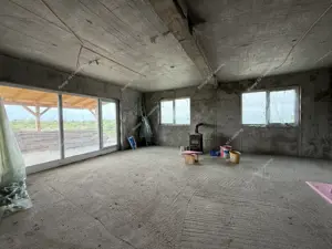 Casa la rosu dispusa pe Parter | 740 Teren | Sag - imagine 8 Casa la rosu dispusa pe Parter | 740 Teren | Sag - imagine 8