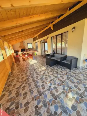 Cabana cu ciubar la munte! - imagine 5