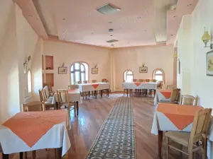 Hotel ultracentral de vanzare , ideal investitie! - imagine 2