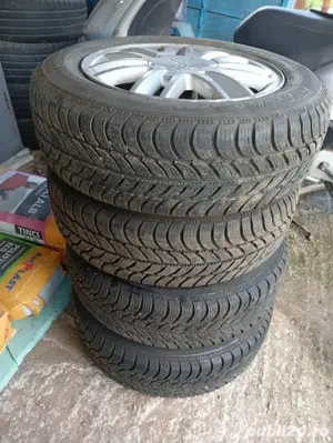 Anvelope 185/65/15 cu genti originale Dacia