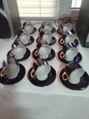 Cesti cafea și pahare cristal