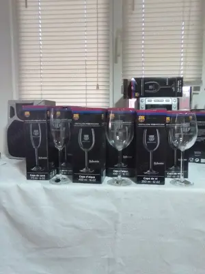 Cesti cafea și pahare cristal - imagine 4