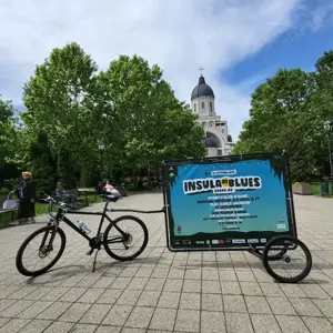 Cadru de bicicleta pentru publicitate stradala