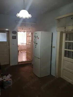 Vand apartament 5 camere la casa - imagine 4