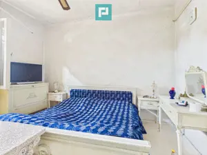 Case de vânzare cu teren generos - Alfa