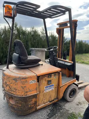 Stivuitor electric cu stație încărcare  - imagine 2