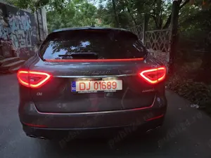 Maserati Levante Garantie Q4 AWD Comenzi Vocale Keyless Distronic LED R22 - imagine 8