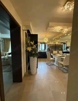 Decomandat, mobilat si utilat la etajul 3