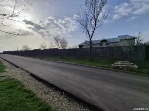 Casa cu teren de vânzare, Comuna Perieți județul Olt 45.000  negociabil.