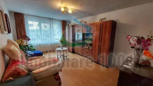 Apartament 1 cameră, zona intersectiei Bd. Republicii   Vlad Tepes, parter înalt, peste garaje