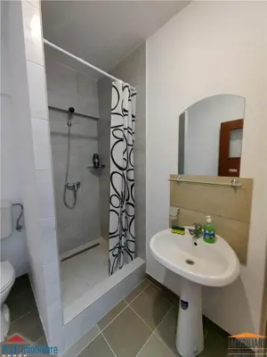 Spatiu de birouri sau cazare muncitori - imagine 4