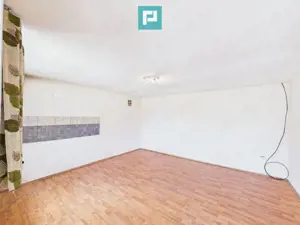 Casă cu 7 camere, teren generos in  Vladimirescu - imagine 8 Casă cu 7 camere, teren generos in  Vladimirescu - imagine 8