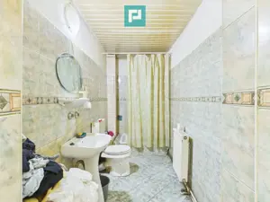 Casă cu 7 camere, ideală pentru familie, Grădiște - imagine 3