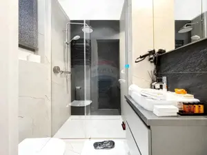 Vedere directă spre Piața Unirii, finisaje lux - afacere la cheie - imagine 14