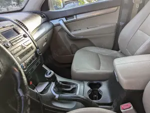 KIA  Sorento 2012 - imagine 7