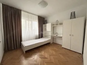 Apartament 3 camere, 65 mp, etaj 1, zona Sovata - Decebal