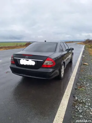 Mercedes-Benz E Class E 200 - imagine 2