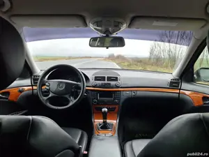 Mercedes-Benz E Class E 200 - imagine 4
