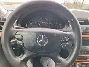 Mercedes-Benz E Class E 200 - imagine 5