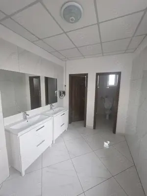 Inchiriez cladire de birouri - imagine 10