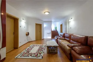 FILM! Vila impozanta,pretabila pe segmentul comercial  servicii,Tractorul,Brasov - imagine 7