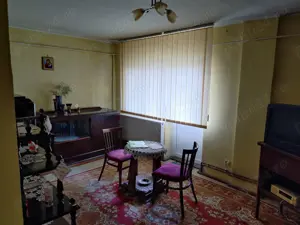 vand apartament 3 camere, decomandat, etaj 4, suprafata utila 74,5 m2