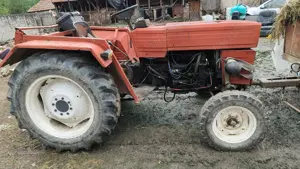 Vând tractor universal 445 - imagine 4